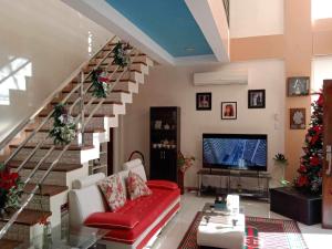 Entire house in high end subdivision