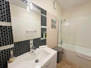 Appartements ORLEANS CENTRE PROCHE GARE - Appartement fonctionnel Residence calme Parking prive gratuit - LE CENTRAL ELEGANCE : photos des chambres