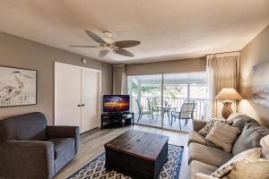 6061 EPW Steps from the Intracoastal Waterway