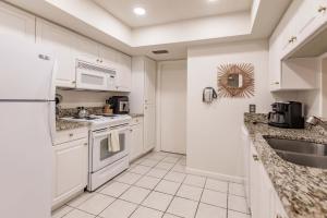 6061 EPW Steps from the Intracoastal Waterway