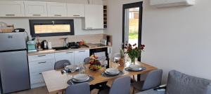 Dwa Wymiary - Całoroczny domek z Jacuzzi i basenem podgrzewany w okresie wiosna - lato w cenie