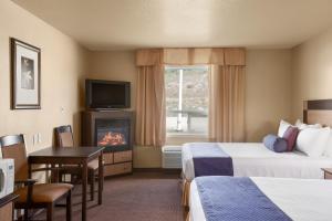 Grande Cache Inn & Suites