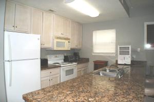 Coronado 204 next to beach access