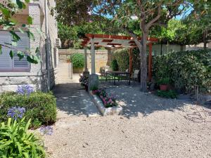 Apartment Karmen by the sea