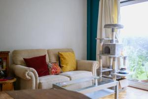 Comfy 1-Bed Flat Near Hospital & Station