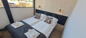 Dwa Wymiary - Całoroczny domek z Jacuzzi i basenem podgrzewany w okresie wiosna - lato w cenie