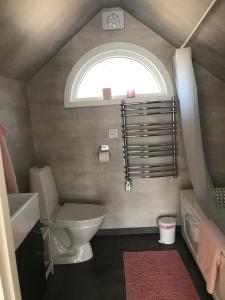 Beautiful lake house with first class view !