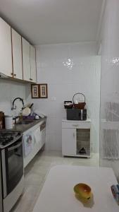 Apartamento Guarujá Pitangueiras, Beira Mar 50 m , 1 Dormitório , Vista do Mar, Sol da manhã