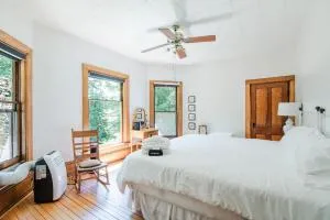 Amelia Room BW Boutique Hotel - Northport