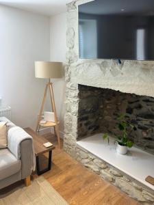 Cosy modern miners cottage