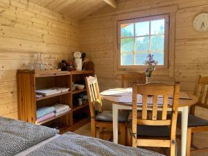 Marika Puhkeküla - Nurgatalu Öömaja "shared bathroom"