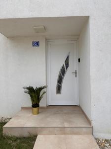 Villa Parndorf Lake 1 next to Outlet