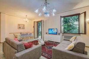 Villa Alberti 900m from Garda Lake