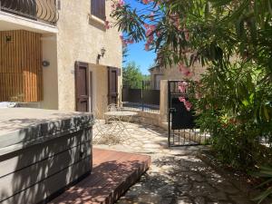 Le Studio d Aurélie avec SPA été en pleine campagne et proche de toute commodité