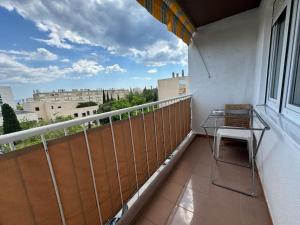 One bedroom Apartment with Balcony