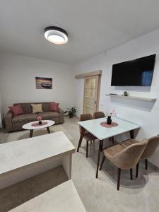 Apartments Radosavovic