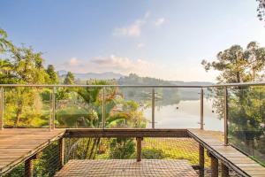 Finca Guatape, vista la represa