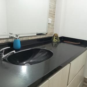 Habitación cerca Parque Simón Bolívar Aeropuerto Movistar Arena