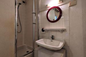 Appartements Nice T2 with terrace in Saint-Cyr-sur-Mer : photos des chambres