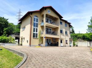 Apartments with a parking space Rijeka - 18146