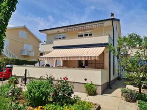 Apartments by the sea Cizici, Krk - 22259 