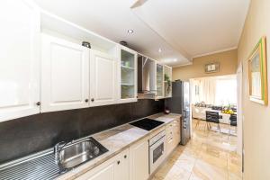 Family friendly house with a swimming pool Zecevo Rtic, Rogoznica - 10307