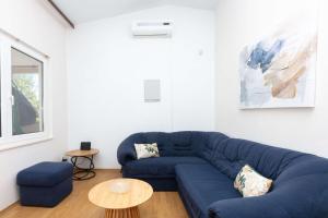 Apartments by the sea Rogoznica - 23414