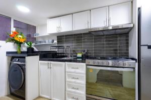 Private Room #4 in a 4 bedroom Guest House in Roma Norte, Mexico City