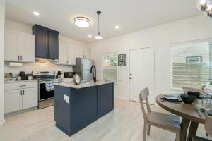 Private Townhouse Close to everything