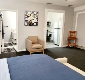 blue door house grand studio - بارتو