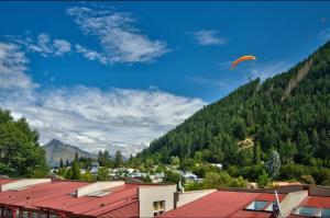 Just the Spot a 500m stroll to Queenstown CBD