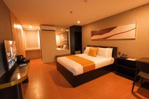 The Quarters by Rosey