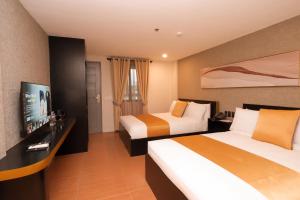 The Quarters by Rosey