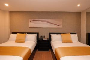 The Quarters by Rosey