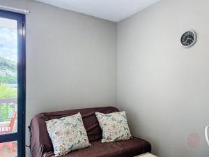 Studio lumineux proche centre-ville et thermes, balcon, parking, animaux acceptés - FR-1-451-211