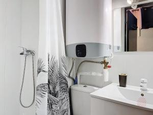 Appartements Studio lumineux proche centre-ville et thermes, balcon, parking, animaux acceptes - FR-1-451-211 : photos des chambres