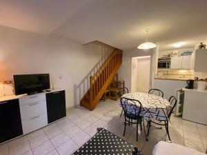 Appartements Appartement Duplex Calme, Proche Plage et Centre a Fouras - FR-1-709-78 : photos des chambres