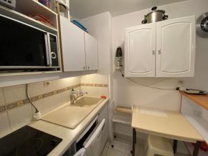 Appartements Appartement Duplex Calme, Proche Plage et Centre a Fouras - FR-1-709-78 : photos des chambres
