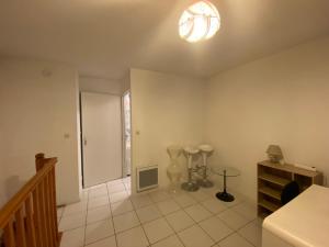 Appartements Appartement Duplex Calme, Proche Plage et Centre a Fouras - FR-1-709-78 : photos des chambres