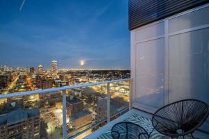 Studio Just Steps from Stampede Park, Luxury Living