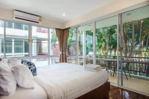 The Sky Cozy pool villa garden view