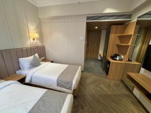 Hotel Mumbai House Mindspace Malad