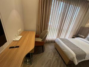 Hotel Mumbai House Mindspace Malad