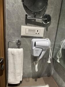 Hotel Mumbai House Mindspace Malad