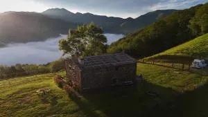 La cabaña mirador de los Valles Pasiegos - Entrambosríos