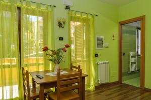 Deluxe One-Bedroom Apartment (3 Adults)