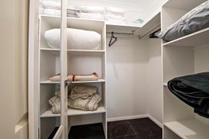 Magnolia Entertainer - Firepit, Pets Welcome