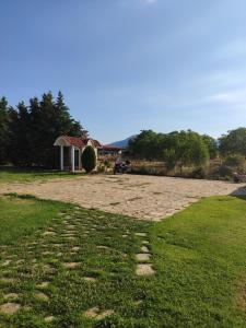 Villa AVRA