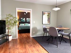 Hen-Coop Inn Appartement mit zwei Schlafzimmern & Netflix