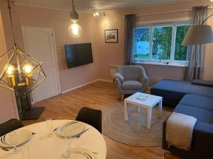Centrally located apartment in classic townhouse
